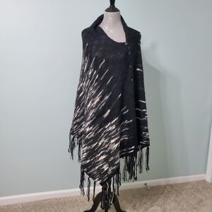 *Donating Soon - Make Offer* LuLaRoe Mimi Sweater Wrap Black and White Poncho